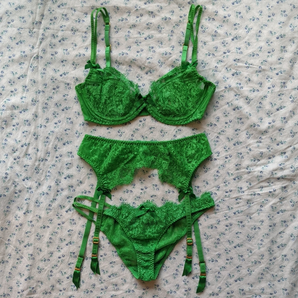 Agent Provocateur Payge Lingerie Set 32D/3/2